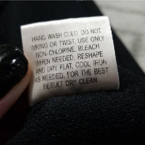 Pink Rose Black Scalloped Sleeveless Classy Dressy Classic Loose Fit Blouse - Picture 5 of 5